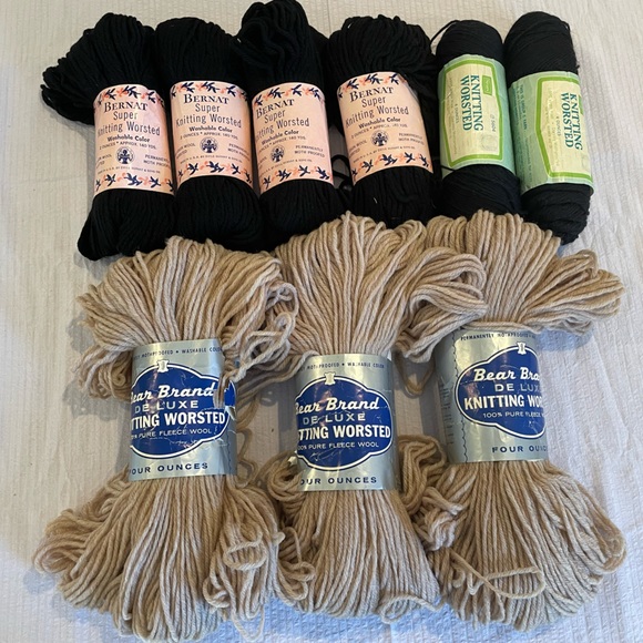 Vintage wool yarn 9 assorted skeins black and beige - Picture 1 of 5